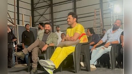 Watch: MS Dhoni Watches India vs Pakistan Clash With Sunny Deol, Video Goes Viral