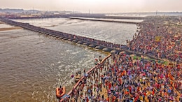 महाकुंभ में श्रद्धालुओं का महारिकॉर्ड ! डुबकी लगाने वालों का आंकड़ा 50 करोड़ के पार
