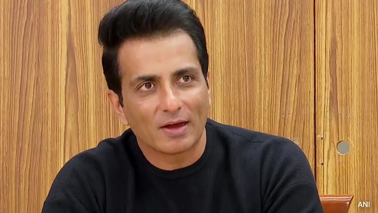 Sonu Sood Extends Support To Travellers Stranded In Dubai, Offers Safe Accommodation Free Of Cost