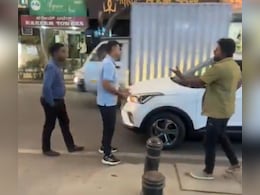 VIDEO: राहुल द्रविड़ की कार लोडिंग ऑटो से टकराई, उसके बाद जो हुआ, देखकर हो जाएंगे हैरान