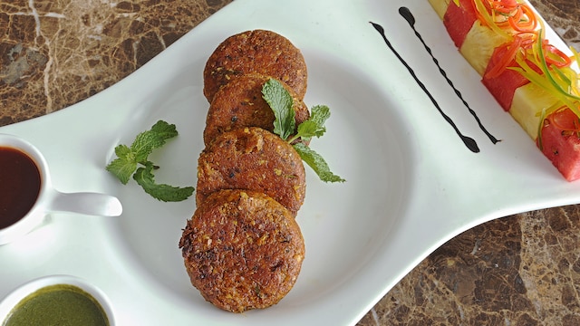Nutritionist Pooja Malhotra shares her high-protein veg galouti kebab recipe