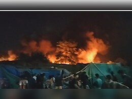 मुंबई में फिल्म सिटी के पास झुग्गियों में लगी आग, कोई हताहत नहीं मुंबई में फिल्म सिटी के पास झुग्गियों में लगी आग, कोई हताहत नहीं