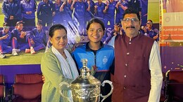 Under-19 Women World Cup: इंदौर की आयुषी ने महिला वर्ल्ड कप में लहराया परचम, अभिभावकों ने बताया-इसलिए मिली सफलता