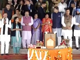 दिल्ली की मुख्यमंत्री रेखा गुप्ता ने पहले ही दिन क्यों लिया मां यमुना का आशीर्वाद, समझिए मायने दिल्ली की मुख्यमंत्री रेखा गुप्ता ने पहले ही दिन क्यों लिया मां यमुना का आशीर्वाद, समझिए मायने