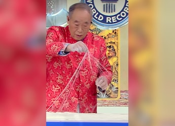 Watch: Man Makes World's Thinnest Noodles To Set Record, Users Compare It To Soan Papdi Watch: Man Makes World's Thinnest Noodles To Set Record, Users Compare It To Soan Papdi