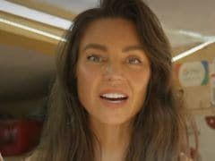 Watch: Celebrity Chef Sarah Todd Tries Iconic Fruit Kulfi In Old Delhi Watch: Celebrity Chef Sarah Todd Tries Iconic Fruit Kulfi In Old Delhi