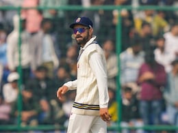 Three Fans Interrupt Ranji Trophy Game To Touch Virat Kohli's Feet, Teammate Reveals What They Told Him Three Fans Interrupt Ranji Trophy Game To Touch Virat Kohli's Feet, Teammate Reveals What They Told Him