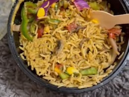 Watch: After Worms Found In "The Good Bowl" Meal, Swiggy And Company Respond To Viral Video Watch: After Worms Found In "The Good Bowl" Meal, Swiggy And Company Respond To Viral Video