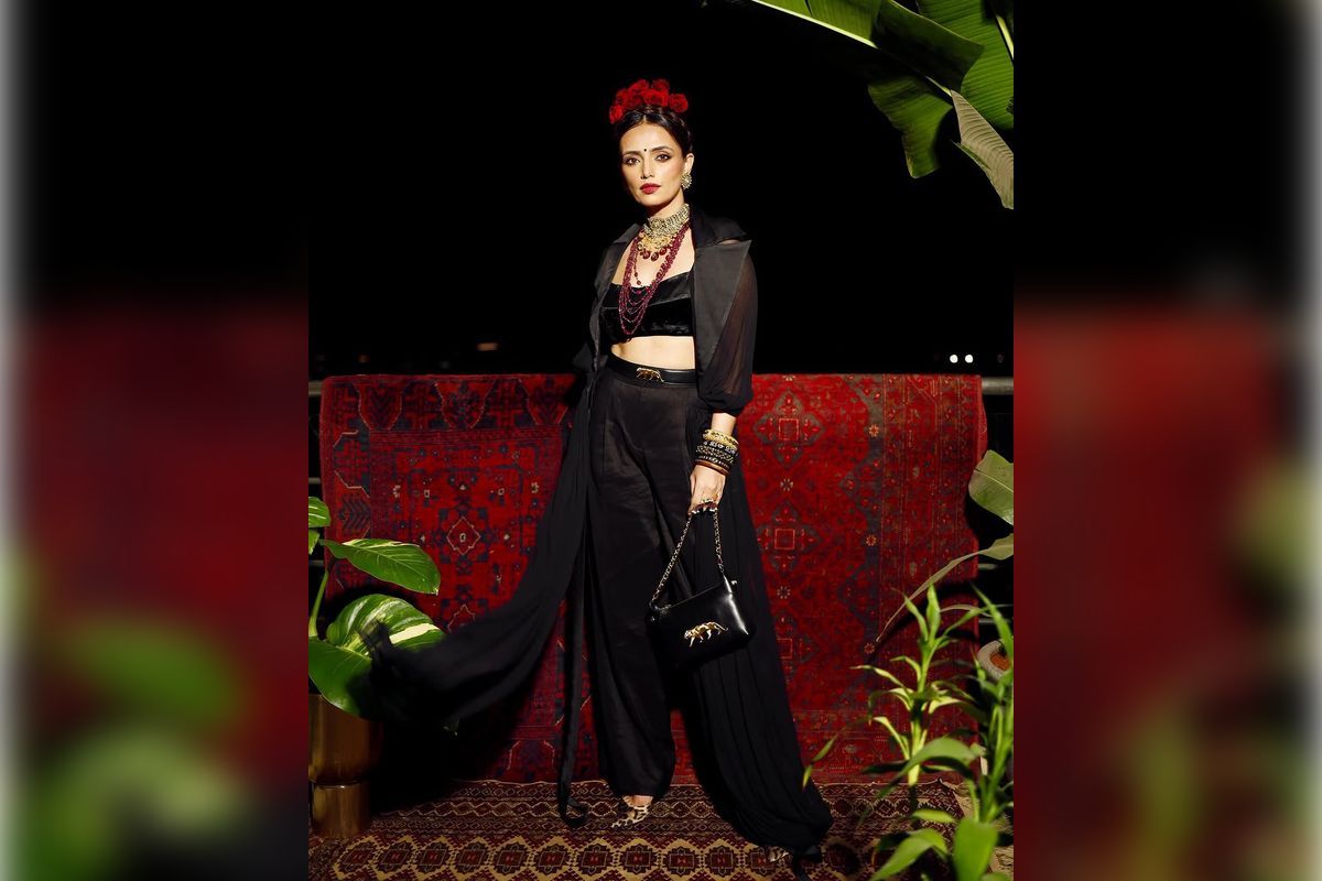 Roshni Chopra Shares Her Daily House Cleansing Ritual to Manifest Positive Energy
