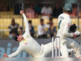 SL vs AUS: टेस्ट में सबसे ज्यादा कैच लेने वाले दुनिया के टॉप 5 फील्डर, स्टीव स्मिथ ने रचा इतिहास SL vs AUS: टेस्ट में सबसे ज्यादा कैच लेने वाले दुनिया के टॉप 5 फील्डर, स्टीव स्मिथ ने रचा इतिहास