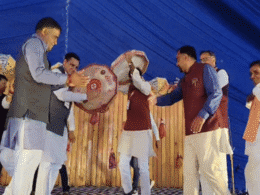 Video: चूरू महोत्सव में चंग की थाप पर थिरके राजेंद्र राठौड़, वीडियो देख लोग बोले- वाह नेताजी Video: चूरू महोत्सव में चंग की थाप पर थिरके राजेंद्र राठौड़, वीडियो देख लोग बोले- वाह नेताजी