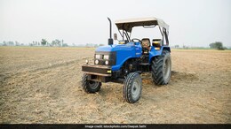 Tractor Prices :  नवीन नियमामुळे ट्रॅक्टरच्या किंमती वाढणार! शेतकऱ्यांवर आर्थिक बोजा वाढणार असल्याचा आरोप