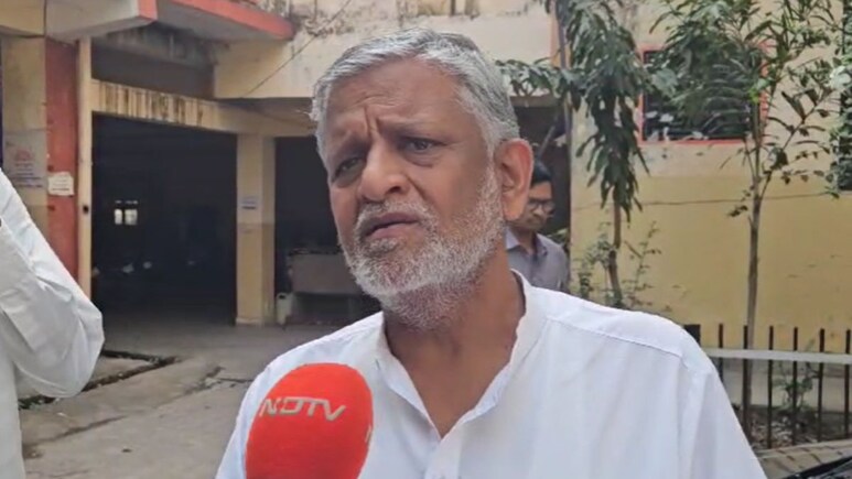 सफाई ठेके में अनियमितता पर सरकार की कार्रवाई, बेटे सरपंच के बाद पिता प्रधान भी हुआ निलंबित