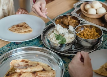 US Man's Viral Post Criticising Indian Food Sparks Backlash US Man's Viral Post Criticising Indian Food Sparks Backlash