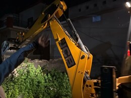 ड्रग्स माफिया के खिलाफ पंजाब सरकार की बड़ी कार्रवाई, अवैध निर्माण पर चला बुलडोजर ड्रग्स माफिया के खिलाफ पंजाब सरकार की बड़ी कार्रवाई, अवैध निर्माण पर चला बुलडोजर