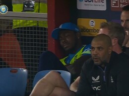 Camera Catches Jofra Archer Napping During 3rd ODI vs India. Ravi Shastri's Comment Goes Viral Camera Catches Jofra Archer Napping During 3rd ODI vs India. Ravi Shastri's Comment Goes Viral