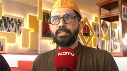 Exclusive : "पुण्याचं टाऊन प्लानिंग म्हणजे..."; पुण्याच्या वाहतूक कोंडीवर सारंग साठेची 'जगात' भारी' कमेंट