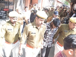 Rajasthan: बिजयनगर ब्लैकमेल कांड के चारों आरोपियों को पॉक्सो कोर्ट ने भेजा जेल, अदालत के बाहर कड़ी सुरक्षा Rajasthan: बिजयनगर ब्लैकमेल कांड के चारों आरोपियों को पॉक्सो कोर्ट ने भेजा जेल, अदालत के बाहर कड़ी सुरक्षा