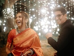 प्राजक्ता कोली ने शादी पर तोड़े पुराने रिवाज, किया संगीत सेरेमनी पर ऐसे गाने पर डांस, जिसके बारे में सोच भी नहीं सकते आप  प्राजक्ता कोली ने शादी पर तोड़े पुराने रिवाज, किया संगीत सेरेमनी पर ऐसे गाने पर डांस, जिसके बारे में सोच भी नहीं सकते आप