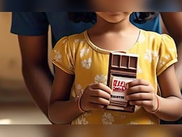 चॉकलेट का लालच देकर 5 साल की बच्ची से रेप, बच्चे ने बचाई जान! चॉकलेट का लालच देकर 5 साल की बच्ची से रेप, बच्चे ने बचाई जान!