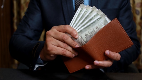 New Labour Laws: हर महीने ₹50,000 कमाने वालों की इन-हैंड सैलरी पर क्या होगा असर? ये रहा PF-HRA ग्रेच्युटी से लेकर रिटायरमेंट फंड तक का कैलकुलेशन