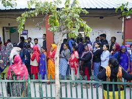 दिल्ली चुनाव में पड़ रहे ये एक्सट्रा वोट किसका खेल बिगाड़ेंगे और किसका बनाएंगे... दिल्ली चुनाव में पड़ रहे ये एक्सट्रा वोट किसका खेल बिगाड़ेंगे और किसका बनाएंगे...