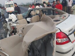 Rajasthan Road Accident: भरतपुर में भीषण सड़क हादसा, स्विफ्ट कार की छत उड़ी, कुंभ से लौट रहे 3 श्रद्धालुओं की मौत