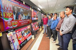 Can You Still Opt For Old Tax Regime? And Will You Gain Or Lose Out Can You Still Opt For Old Tax Regime? And Will You Gain Or Lose Out