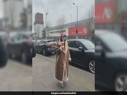 Birthday Girl Hania Aamir Does London Winter Right In A Shearling Coat, Track Pants And Baseball Cap Birthday Girl Hania Aamir Does London Winter Right In A Shearling Coat, Track Pants And Baseball Cap