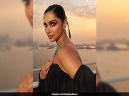 In Dubai, Deepika Padukone Dolls Up In Bronze Tones, Smokey Eyes And A Petal Mauve Lip In Dubai, Deepika Padukone Dolls Up In Bronze Tones, Smokey Eyes And A Petal Mauve Lip