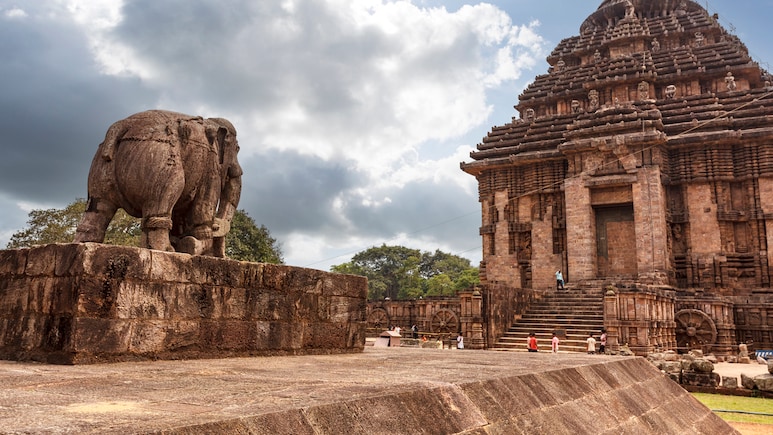 konark sun temple : 122 वर्षांनी कोणार्क मंदिराचं रहस्य उलगडणार; गर्भगृहाचं काम झालं सुरू