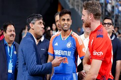 Rishi Sunak Showcases Cricket Love, Reach Wankhede Stadium For T20I Match Rishi Sunak Showcases Cricket Love, Reach Wankhede Stadium For T20I Match