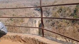 धार में वाटरफॉल में हुआ बड़ा हादसा, छात्रा की 500 फीट गहरी खाई में गिरने से हो गई मौत