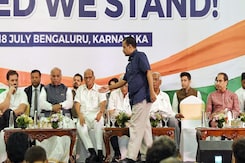 Delhi Drubbing: Congress' Love-Hate Ties With Allies Delhi Drubbing: Congress' Love-Hate Ties With Allies