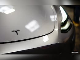 Tesla Under Fire As US Launches Probe Into 2.8 Million Cars For Breaking Traffic Rules Tesla Under Fire As US Launches Probe Into 2.8 Million Cars For Breaking Traffic Rules