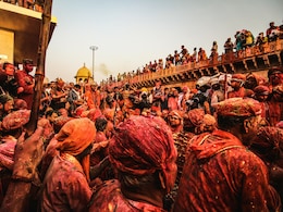 Holi 2025: कब है रंगों का त्योहार होली, जानिए यहां तिथि और शुभ मुहूर्त Holi 2025: कब है रंगों का त्योहार होली, जानिए यहां तिथि और शुभ मुहूर्त