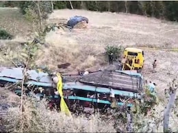 Saputara Ghat Accident: गुजरात के सापुतारा घाट में बड़ा हादसा, खाई में गिरी लग्जरी बस, MP के 5 लोगों की मौत, 30 घायल Saputara Ghat Accident: गुजरात के सापुतारा घाट में बड़ा हादसा, खाई में गिरी लग्जरी बस, MP के 5 लोगों की मौत, 30 घायल