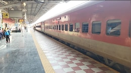 Train Cancelled: इस असुविधा के लिए हमें खेद है...और 12 ट्रेनों को रेलवे ने कर दिया रद्द, देखें डिटेल&nbsp;