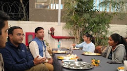 'दूसरों से न करें तुलना', स्ट्रेस फ्री रखने के लिए कोटा कोचिंग स्टूडेंट के साथ कलेक्टर ने किया डिनर; दिया जीवन जीने का मंत्र