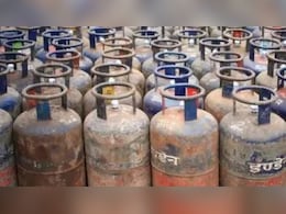 बजट की सुबह मिली बड़ी सौगात, सस्ता हुआ LPG कमर्शियल गैस सिलेंडर, चेक करें नए दाम बजट की सुबह मिली बड़ी सौगात, सस्ता हुआ LPG कमर्शियल गैस सिलेंडर, चेक करें नए दाम