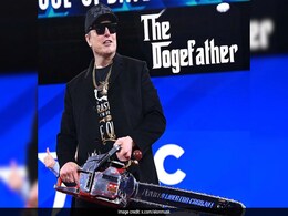 Elon Musk Waves 'Chainsaw' On Stage Celebrating Trump's Cost-Cutting Efforts Elon Musk Waves 'Chainsaw' On Stage Celebrating Trump's Cost-Cutting Efforts