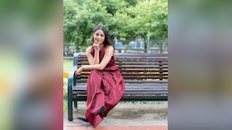 Shehnaaz Gill Enjoys "Maroon Vibes" In A Matching <i>Kurta</i> Set