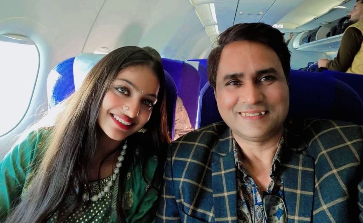 Director Sanoj Mishra Arrested: Sanoj Mishra arrested for the film offer to Monalisa