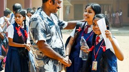 CBSE  दहावीची परीक्षा वर्षातून दोनदा होणार! कोणते मार्क्स धरणार ग्राह्य? वाचा सर्व प्रश्नांची उत्तरं