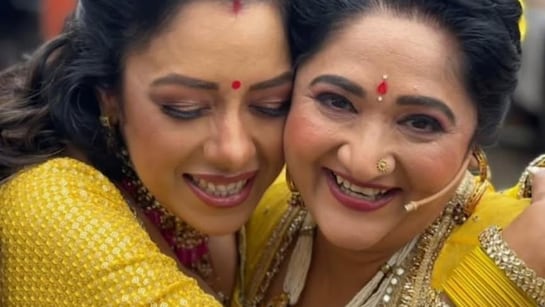 Anupamaa actress Dance Video: अनुपमा की सास ने सायरा बानो के गाने पर किया जबरदस्त डांस, इंटरनेट यूजर्स बोले - वाह बा दिल जीत लिया...