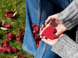 Myntra की Valentine's Day Sale से अपने लव्ड वन को गिफ्ट करें ये खूबसूरत चीज़ें Myntra की Valentine's Day Sale से अपने लव्ड वन को गिफ्ट करें ये खूबसूरत चीज़ें