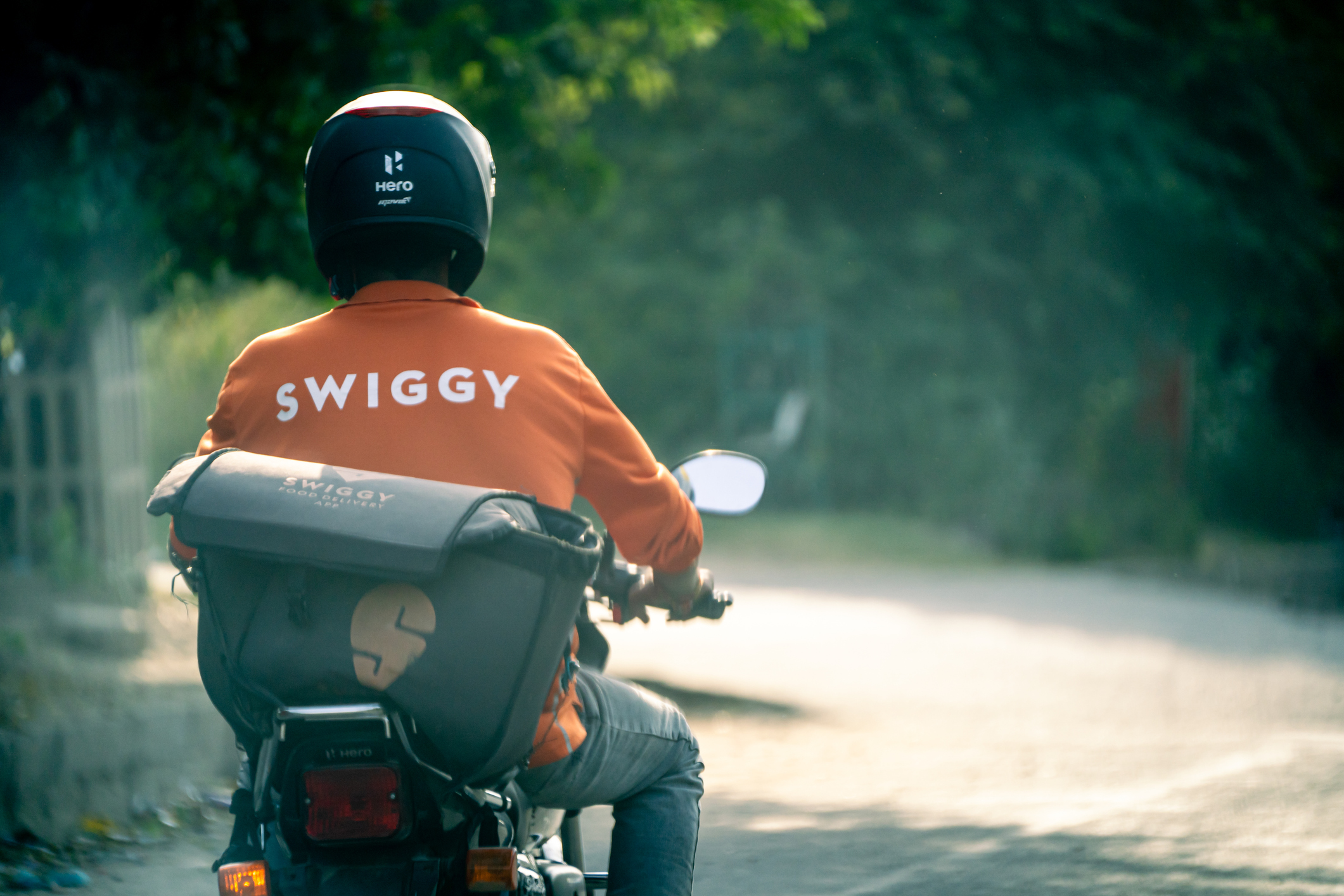 20-Year-Old Student Becomes Swiggy Delivery Agent To Pay College Fees. Shares Earnings, Experiences, More