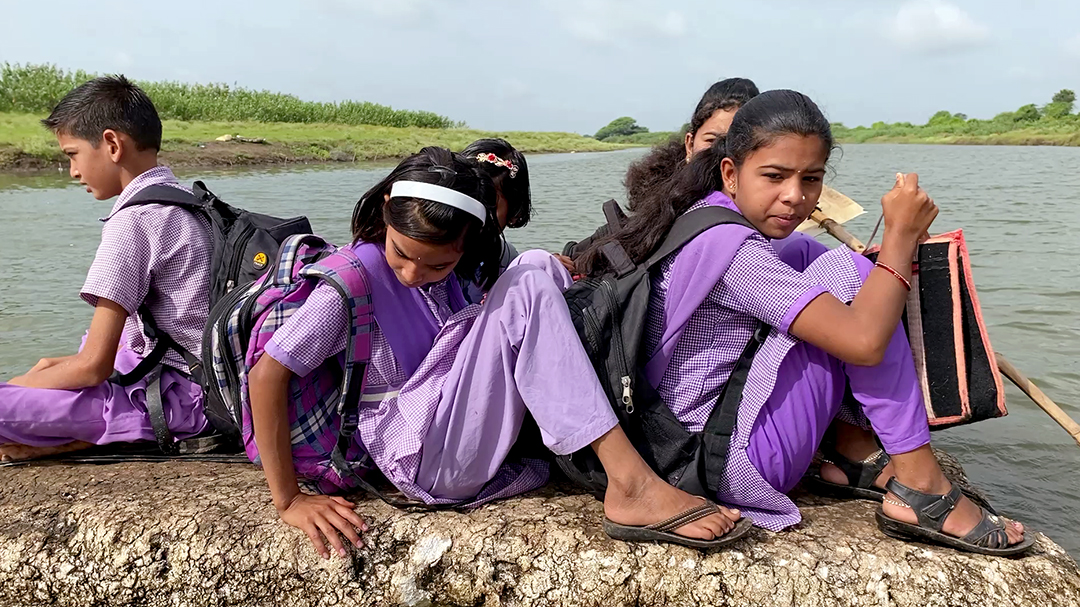 सरकारी स्कूलों से ही मज़बूत होगी शिक्षा की नींव