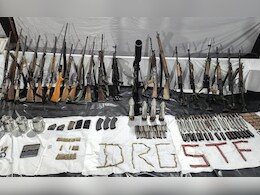 Bijapur Naxal Encounter: मारे गए 31 नक्सलियों में 11 महिलाएं भी शामिल; हथियारों का जखीरा बरामद, अब चल रहा बड़ा सर्च ऑपरेशन Bijapur Naxal Encounter: मारे गए 31 नक्सलियों में 11 महिलाएं भी शामिल; हथियारों का जखीरा बरामद, अब चल रहा बड़ा सर्च ऑपरेशन