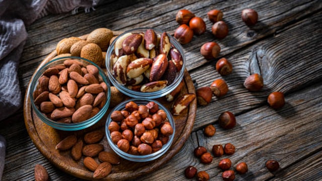 Health Benefits Of Almonds And Hazelnut